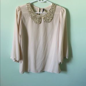 Feminine sleeved Peter Pan top!